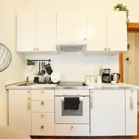 Vintage Elegance, Modern Comfort: 1Br Apartment Overlooking Calea Victoriei Bucarest Exterior foto