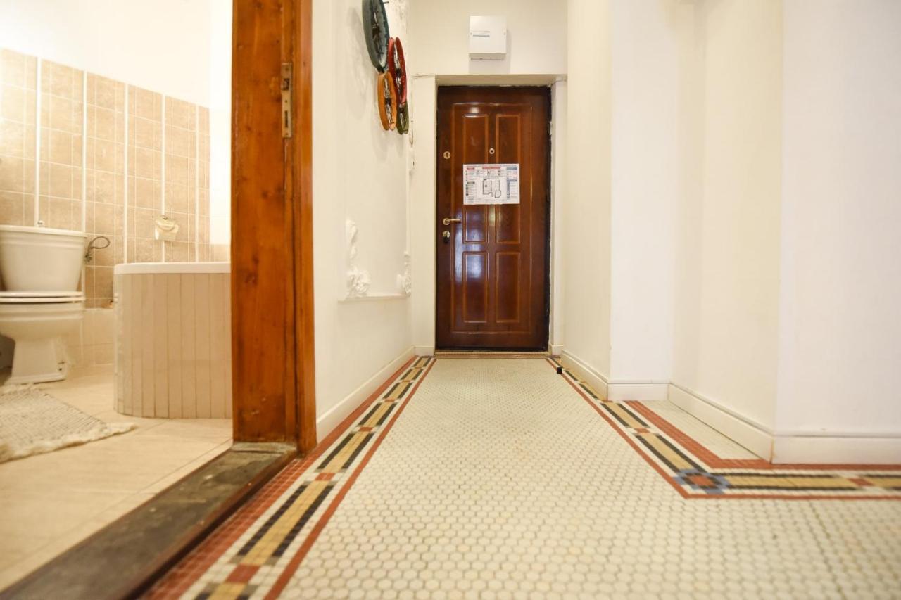 Vintage Elegance, Modern Comfort: 1Br Apartment Overlooking Calea Victoriei Bucarest Exterior foto