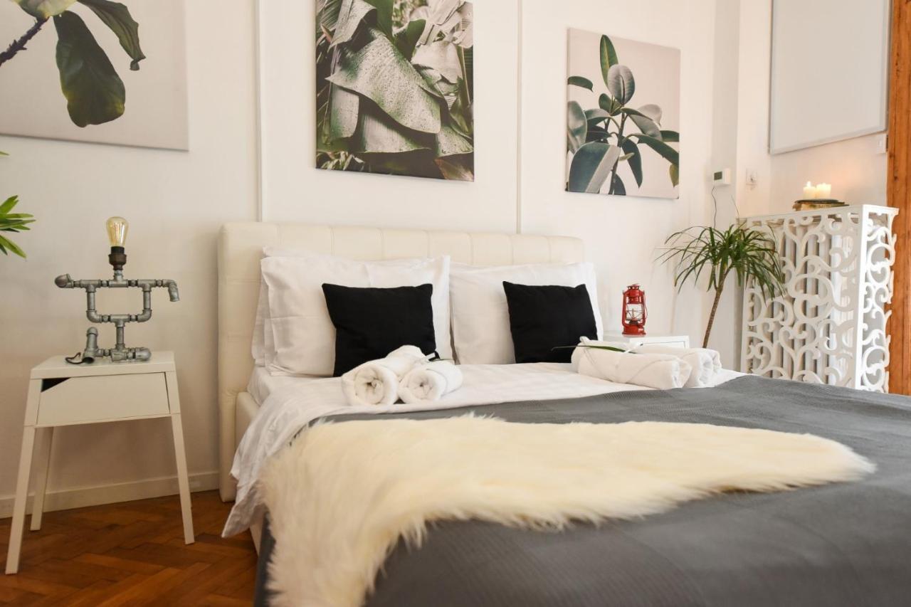 Vintage Elegance, Modern Comfort: 1Br Apartment Overlooking Calea Victoriei Bucarest Exterior foto