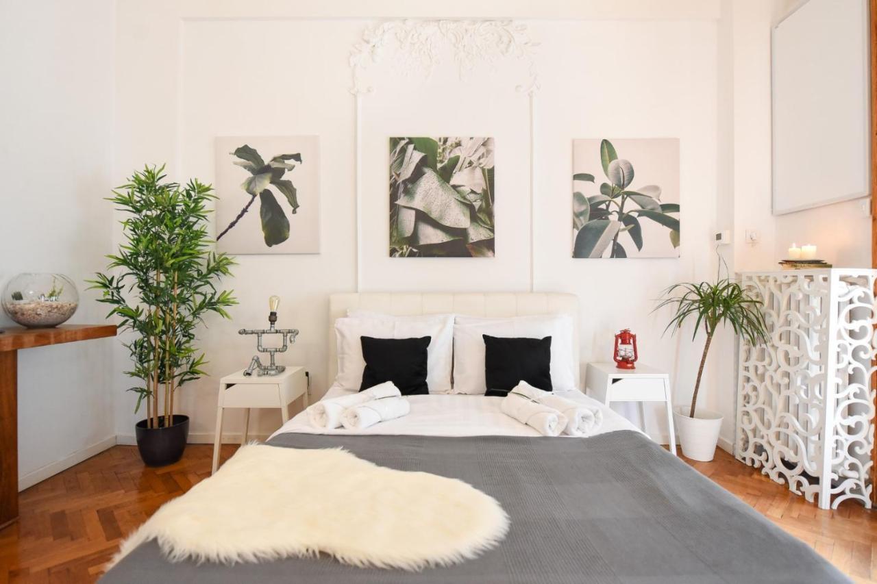 Vintage Elegance, Modern Comfort: 1Br Apartment Overlooking Calea Victoriei Bucarest Exterior foto